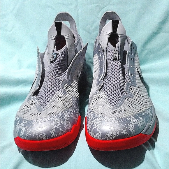 Nike Zoom Crusaders, Silver/black/red, in excellent condition, Men's 13 - Picture 2 of 12